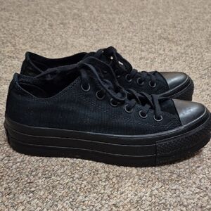 Converse Womens All Star Platform Low Triple Black Sneakers Size 7 EUC RARE
